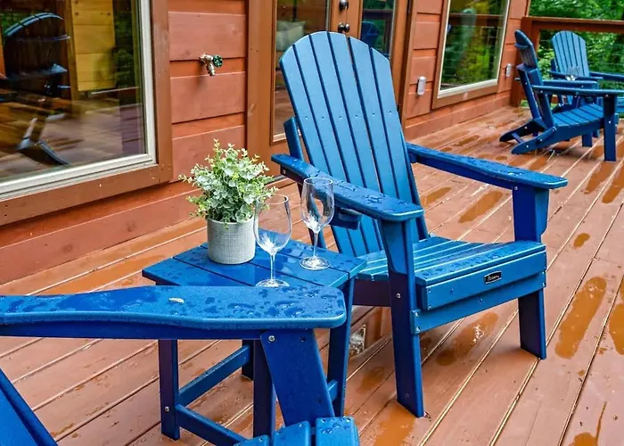 New Cozy Mountain Chalet Hot Tub Near Downtown Gatlinburg